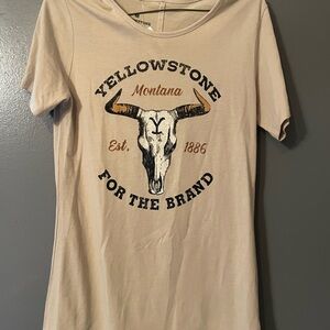 Yellowstone t medium look small